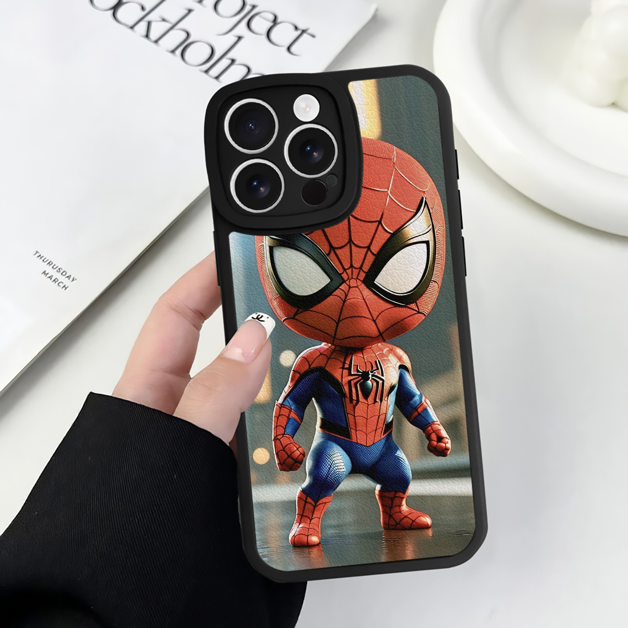 Spider Man スパイダーマン 【iPhone 16シリーズ対応】シリコンスマホケース（レザー調） 材質：シリコン